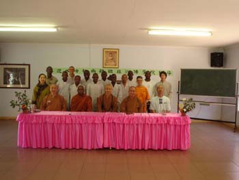 2005.10.04 Master Shin Pei came to African Buddhist seminary..jpg